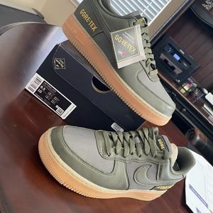 Nike Air Force 1 GTX. Green. Size 8.5 mens. NEW!
